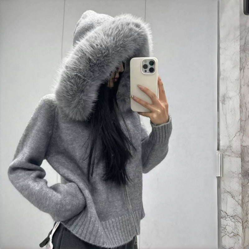Kvinnors hoodie med lyxig pälskrage och praktiska fickor Mirla-Eva Jonsson