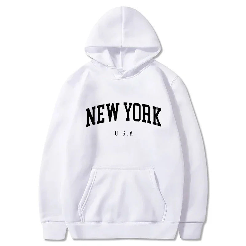 Kvinnors hoodie med moderiktigt New York-motiv och bekväm passform Mirla-Eva Jonsson
