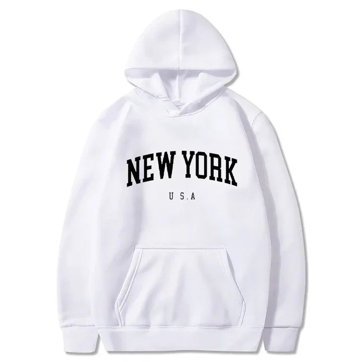 Kvinnors hoodie med moderiktigt New York-motiv och bekväm passform Mirla-Eva Jonsson