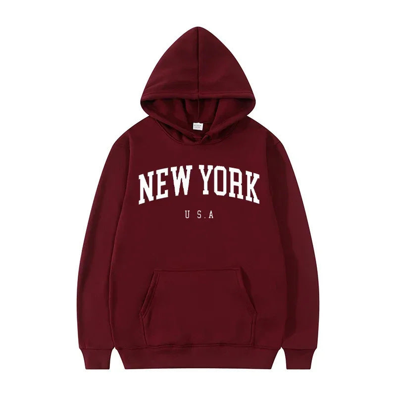 Kvinnors hoodie med moderiktigt New York-motiv och bekväm passform Mirla-Eva Jonsson