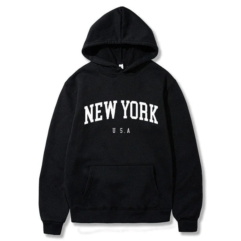 Kvinnors hoodie med moderiktigt New York-motiv och bekväm passform Mirla-Eva Jonsson