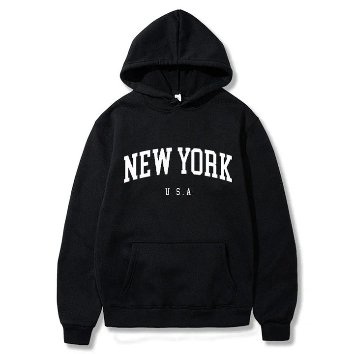 Kvinnors hoodie med moderiktigt New York-motiv och bekväm passform Mirla-Eva Jonsson