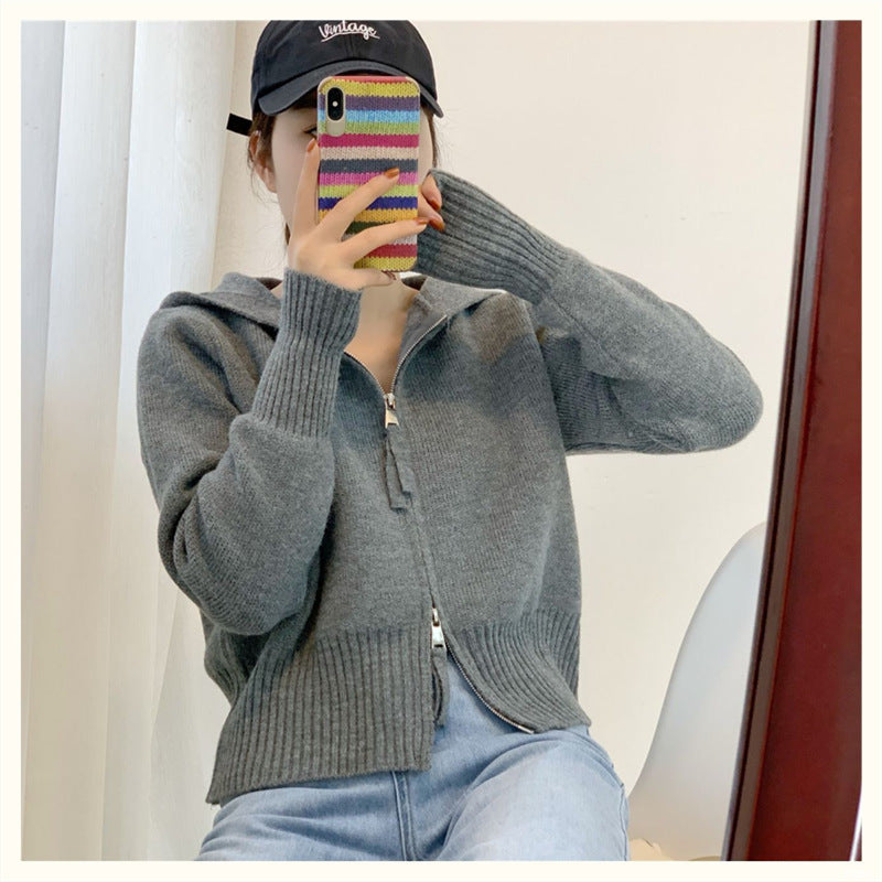 Kvinnors hoodie med modern dragkedja och skräddarsydd passform Mirla-Eva Jonsson