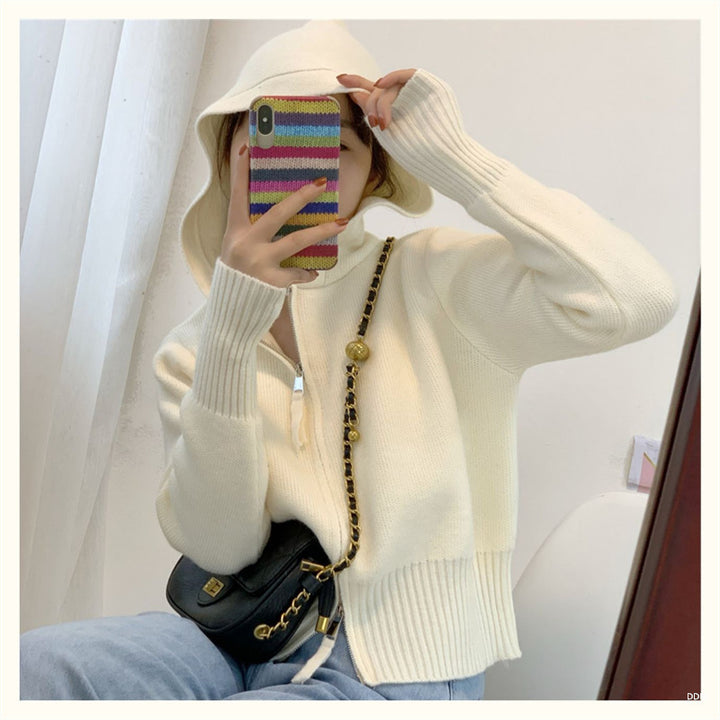 Kvinnors hoodie med modern dragkedja och skräddarsydd passform Mirla-Eva Jonsson