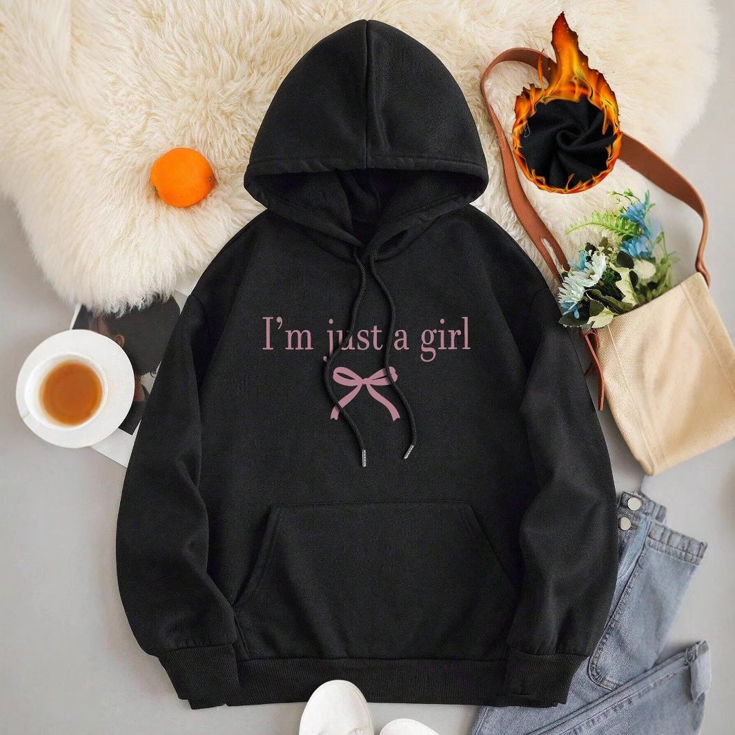 Kvinnors hoodie med modern tryck och klassisk passform Mirla-Eva Jonsson
