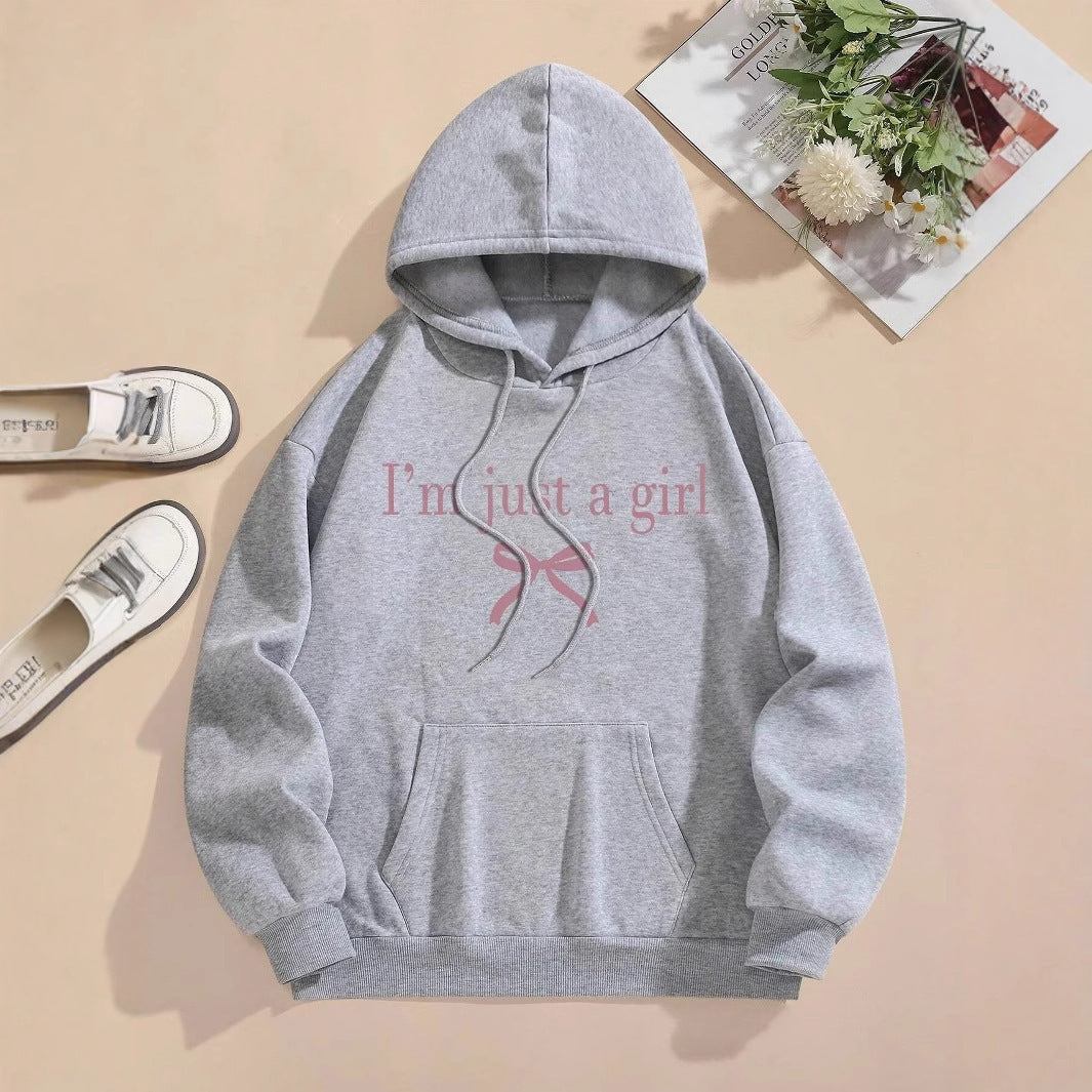 Kvinnors hoodie med modern tryck och klassisk passform Mirla-Eva Jonsson