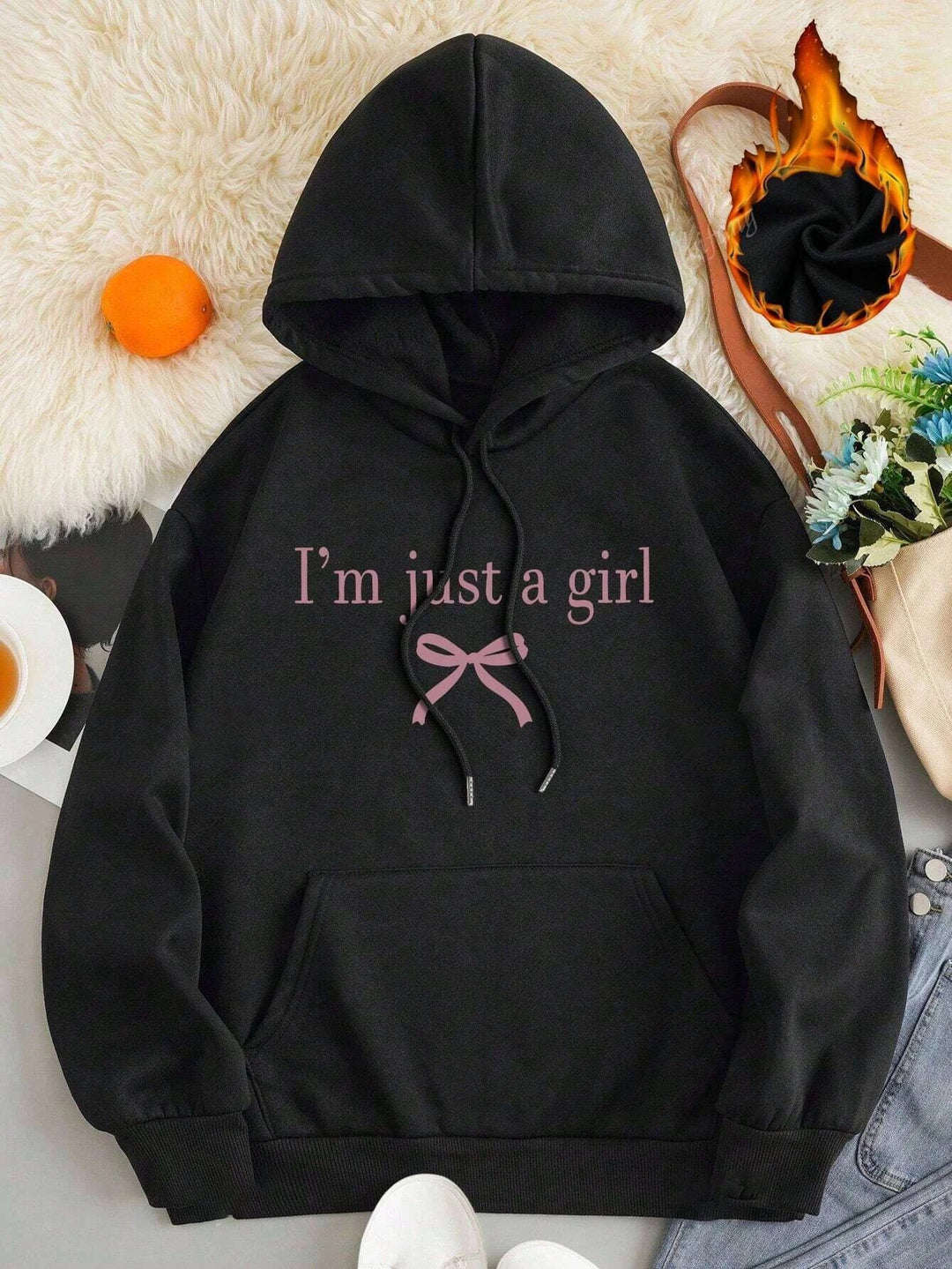 Kvinnors hoodie med modern tryck och klassisk passform Mirla-Eva Jonsson