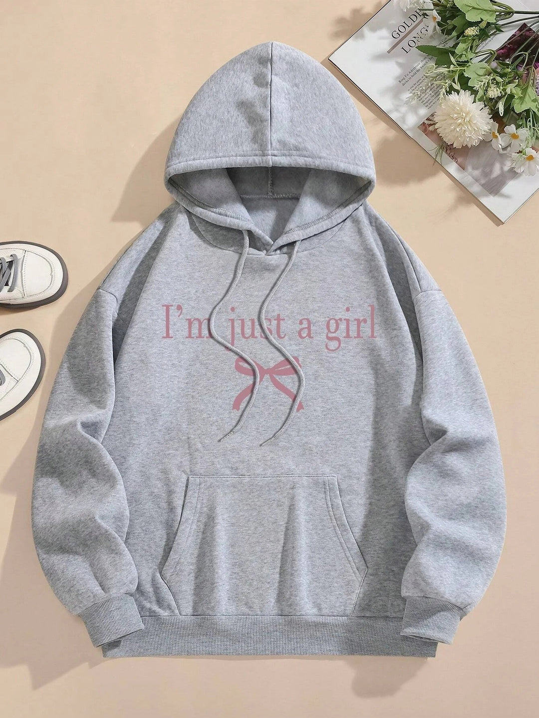 Kvinnors hoodie med modern tryck och klassisk passform Mirla-Eva Jonsson