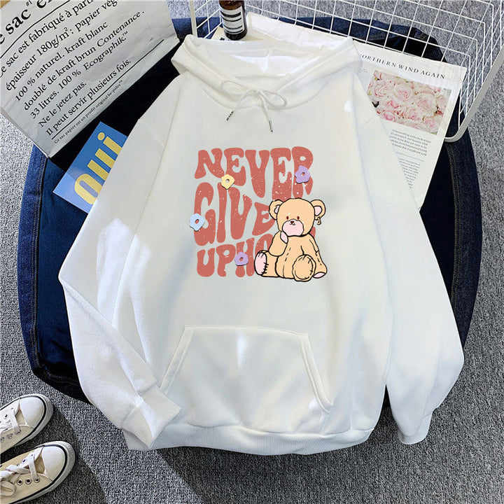Kvinnors hoodie med motivationsdesign av björn Mirla-Eva Jonsson
