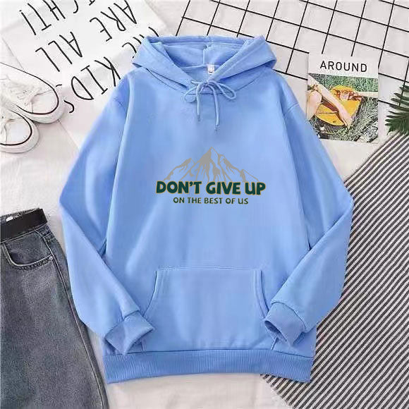 Kvinnors hoodie med motiverande bergsdesign Mirla-Eva Jonsson