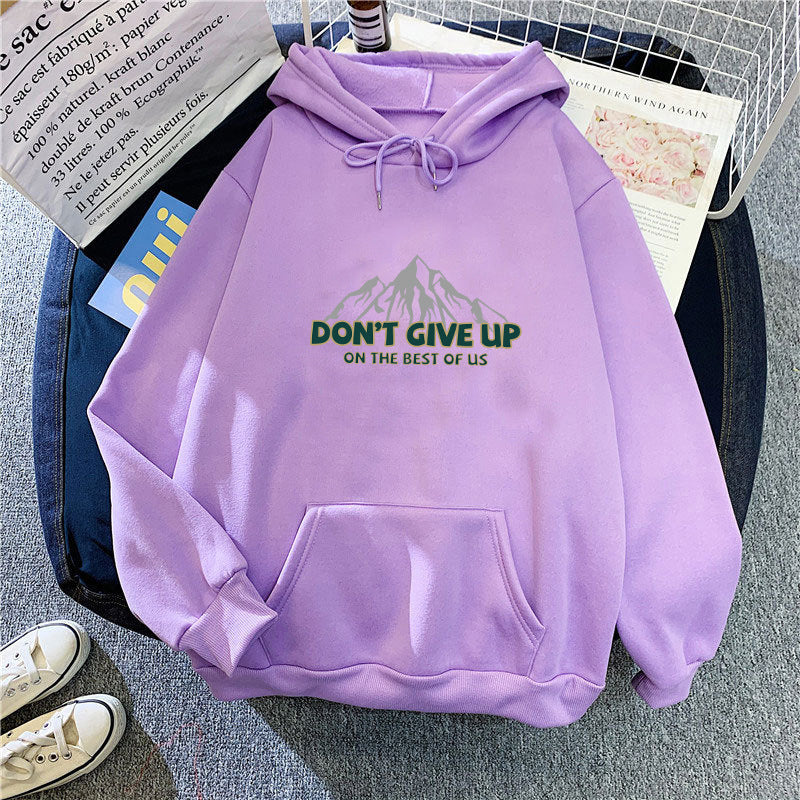 Kvinnors hoodie med motiverande bergsdesign Mirla-Eva Jonsson