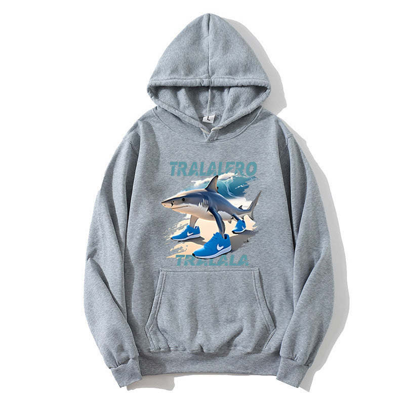 Kvinnors hoodie med rolig hajmotiv och grafiska element Mirla-Eva Jonsson