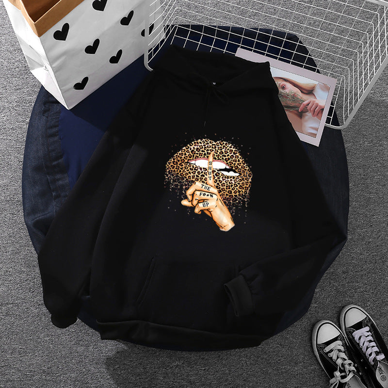 Kvinnors hoodie med slående leopardmönster Mirla-Eva Jonsson
