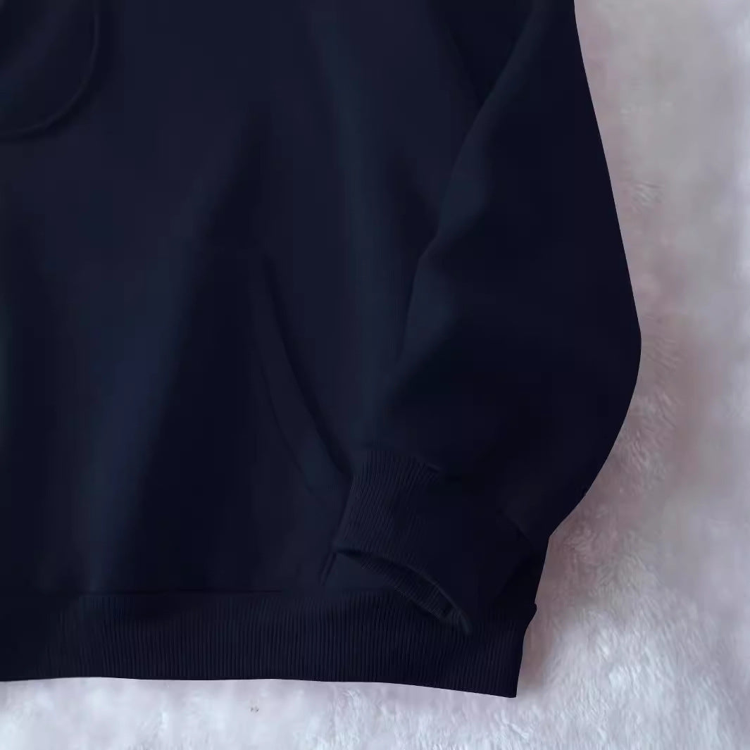 Kvinnors hoodie med slående leopardstjärndesign Mirla-Eva Jonsson