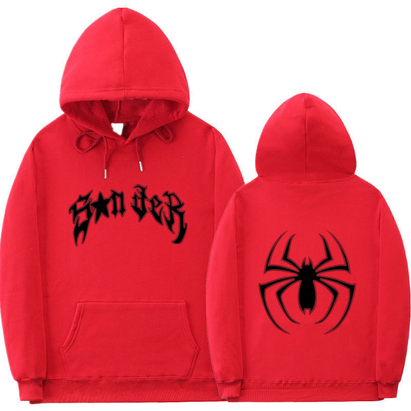 Kvinnors hoodie med slående spidermotiv och grov text Mirla-Eva Jonsson