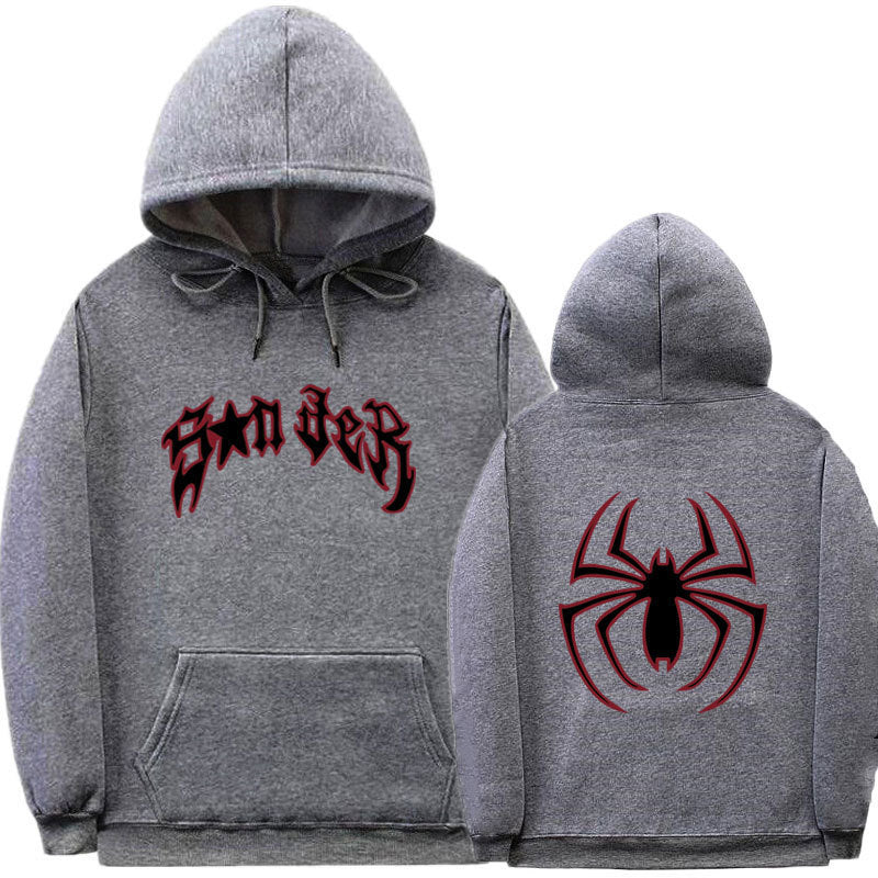 Kvinnors hoodie med slående spidermotiv och grov text Mirla-Eva Jonsson