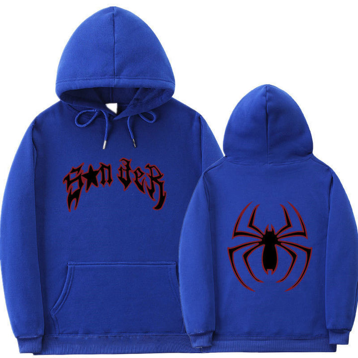 Kvinnors hoodie med slående spidermotiv och grov text Mirla-Eva Jonsson