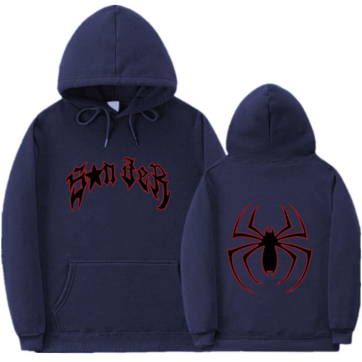 Kvinnors hoodie med slående spidermotiv och grov text Mirla-Eva Jonsson