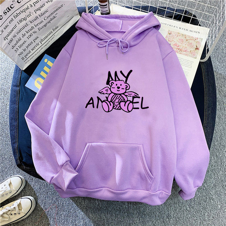 Kvinnors hoodie med söt ängelbjörn design Mirla-Eva Jonsson