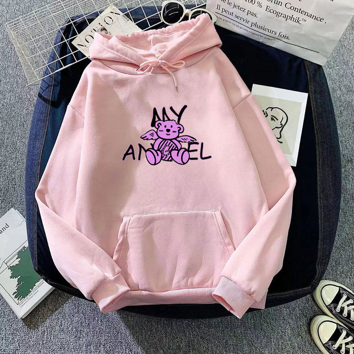 Kvinnors hoodie med söt ängelbjörn design Mirla-Eva Jonsson