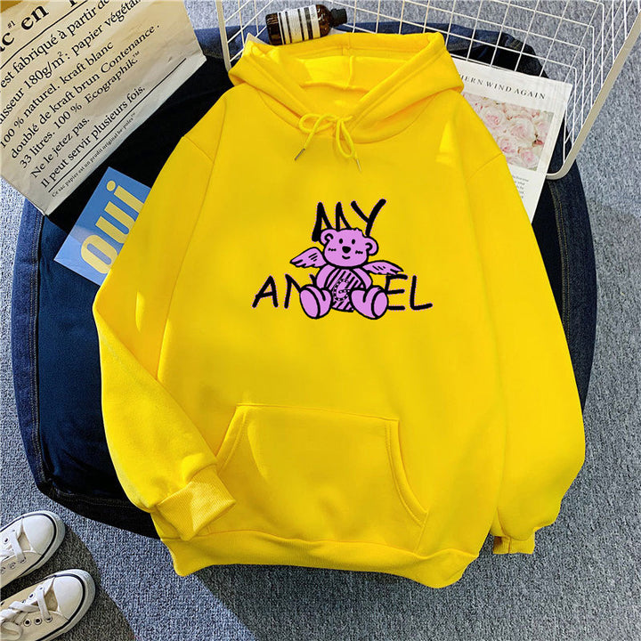 Kvinnors hoodie med söt ängelbjörn design Mirla-Eva Jonsson