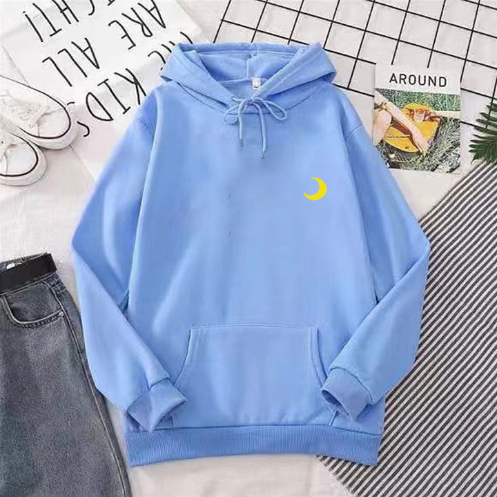 Kvinnors hoodie med söt månmotiv Mirla-Eva Jonsson