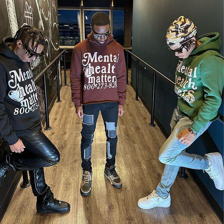 Kvinnors hoodie med statement tryck Mirla-Eva Jonsson