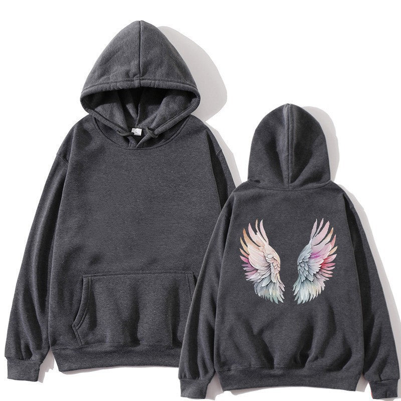 Kvinnors hoodie med stilfull design av änglavingar Mirla-Eva Jonsson
