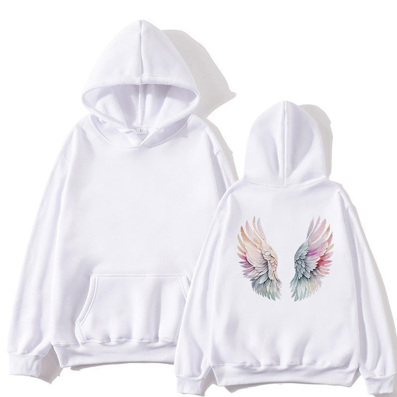 Kvinnors hoodie med stilfull design av änglavingar Mirla-Eva Jonsson