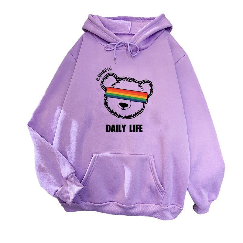 Kvinnors hoodie med stilfullt björnmotiv Mirla-Eva Jonsson