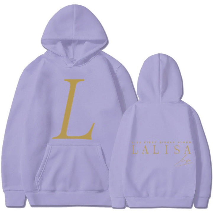 Kvinnors hoodie med stiliga initialtryck och generös känguruficka Mirla-Eva Jonsson