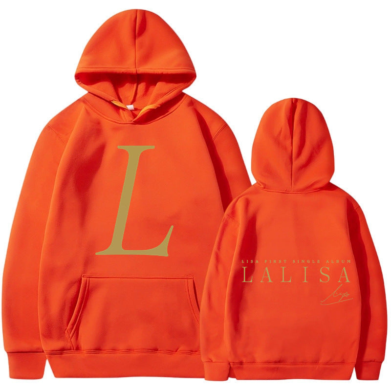 Kvinnors hoodie med stiliga initialtryck och generös känguruficka Mirla-Eva Jonsson