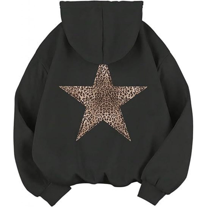 Kvinnors hoodie med stiligt leopardstjärn design och avslappnad passform Mirla-Eva Jonsson