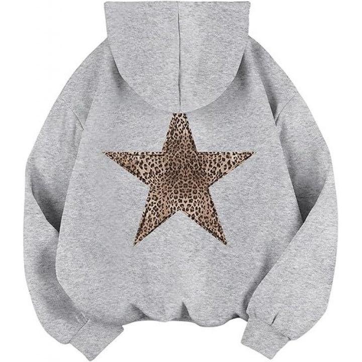 Kvinnors hoodie med stiligt leopardstjärn design och avslappnad passform Mirla-Eva Jonsson