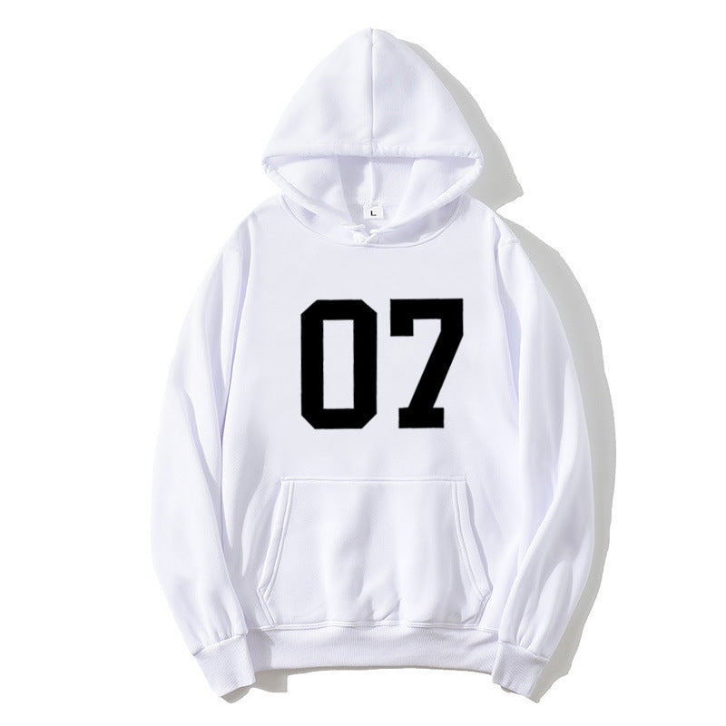Kvinnors hoodie med stor text Mirla-Eva Jonsson