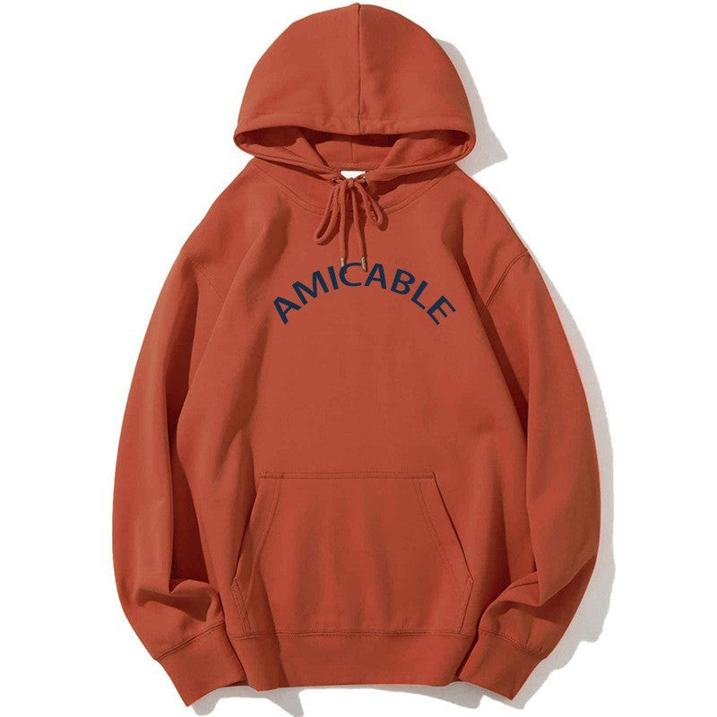 Kvinnors hoodie med stora bokstäver och känguruficka Mirla-Eva Jonsson