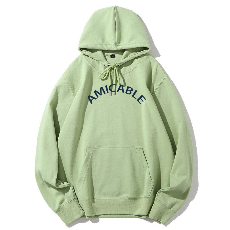 Kvinnors hoodie med stora bokstäver och känguruficka Mirla-Eva Jonsson