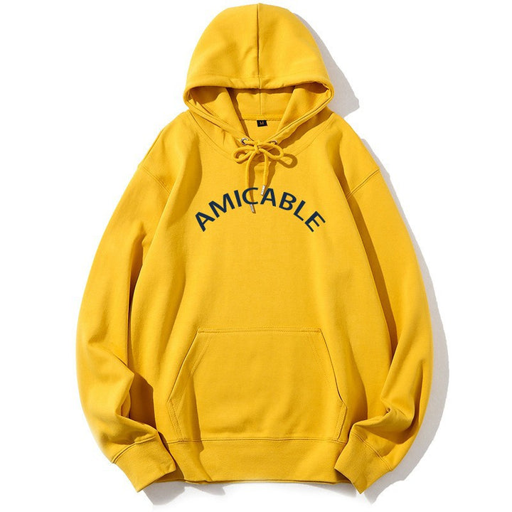 Kvinnors hoodie med stora bokstäver och känguruficka Mirla-Eva Jonsson