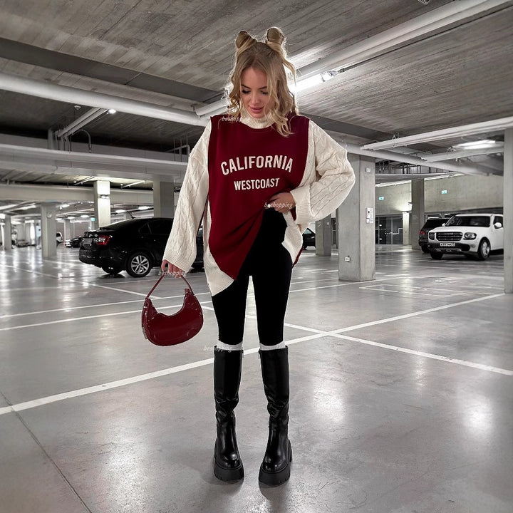 Kvinnors hoodie med texturerade ärmar och cool text Mirla-Eva Jonsson
