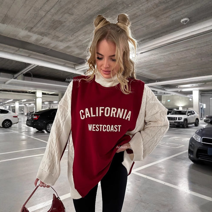 Kvinnors hoodie med texturerade ärmar och cool text Mirla-Eva Jonsson