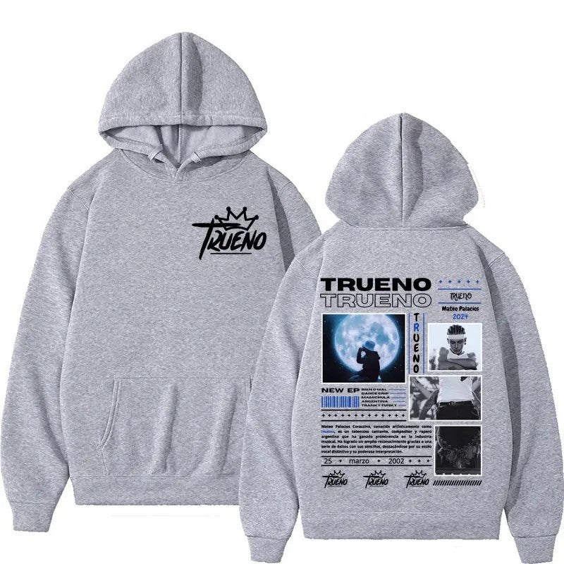 Kvinnors hoodie med unik grafisk design och bekväm passform Mirla-Eva Jonsson