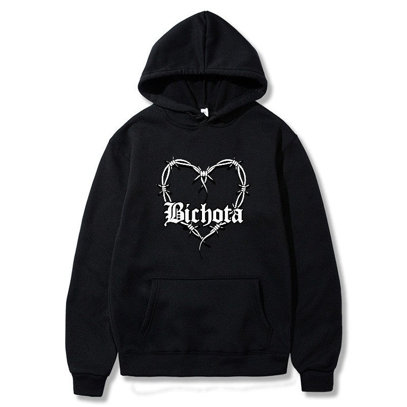 Kvinnors hoodie med unik hjärtformad design och broderad text Mirla-Eva Jonsson