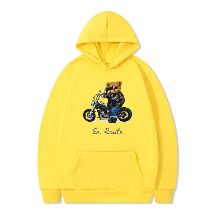 Kvinnors hoodie med unikt björndesign och avslappnad passform Mirla-Eva Jonsson