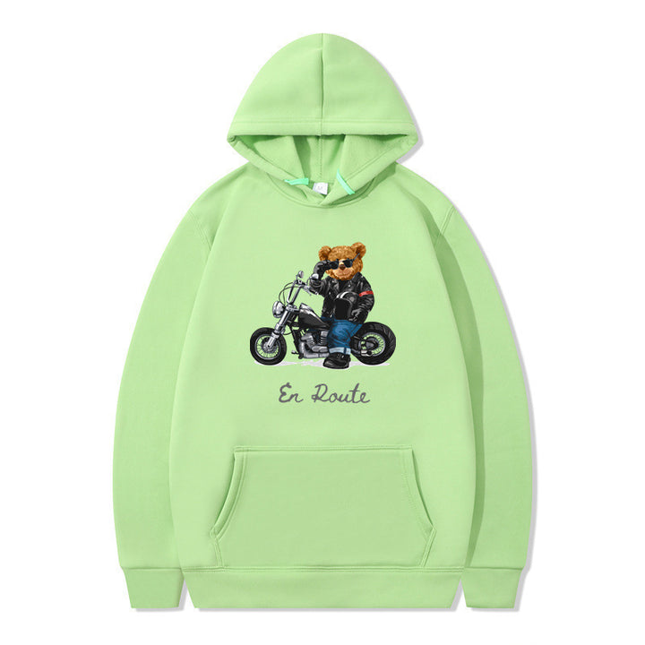 Kvinnors hoodie med unikt björndesign och avslappnad passform Mirla-Eva Jonsson