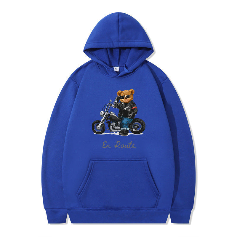 Kvinnors hoodie med unikt björndesign och avslappnad passform Mirla-Eva Jonsson