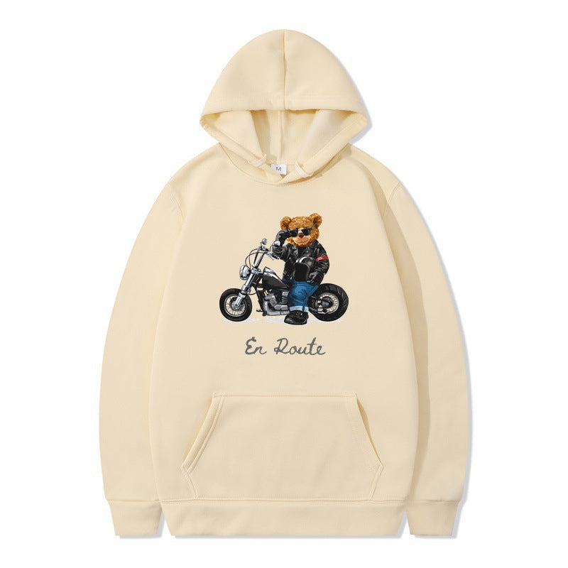 Kvinnors hoodie med unikt björndesign och avslappnad passform Mirla-Eva Jonsson