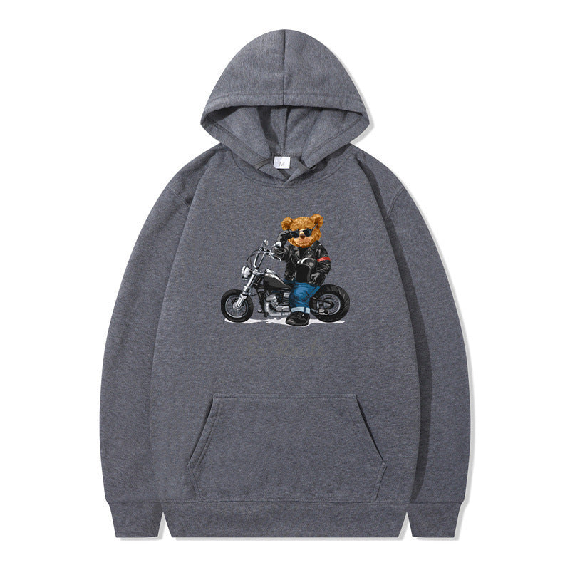 Kvinnors hoodie med unikt björndesign och avslappnad passform Mirla-Eva Jonsson