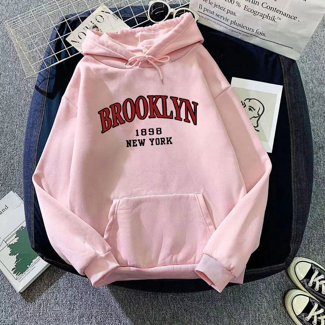 Kvinnors hoodie med urban Brooklyn design Mirla-Eva Jonsson