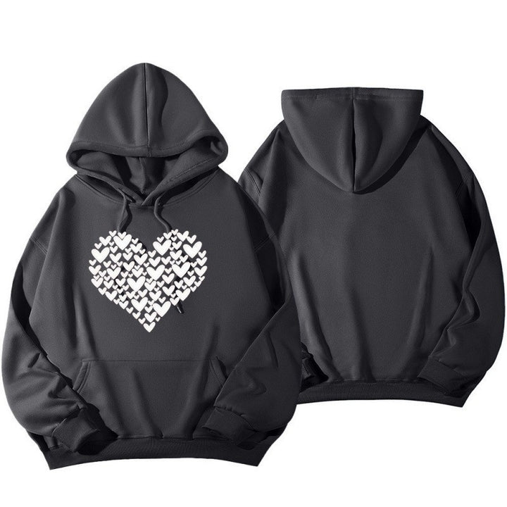 Kvinnors hoodie sweatshirt med stort hjärtformade design Mirla-Eva Jonsson