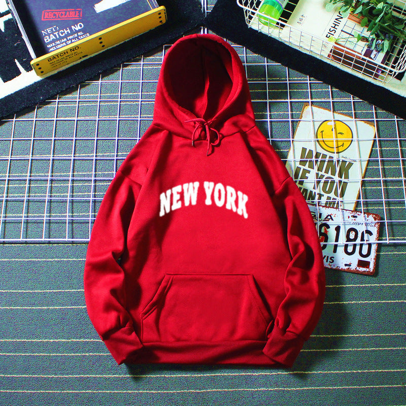 Kvinnors huvtröja med modern New York-typografi Mirla-Eva Jonsson